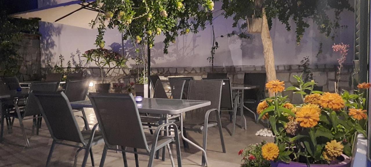 Siren Rooms And Apartments Paros Bagian luar foto