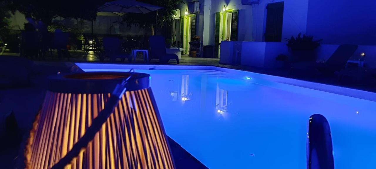 Siren Rooms And Apartments Paros Bagian luar foto